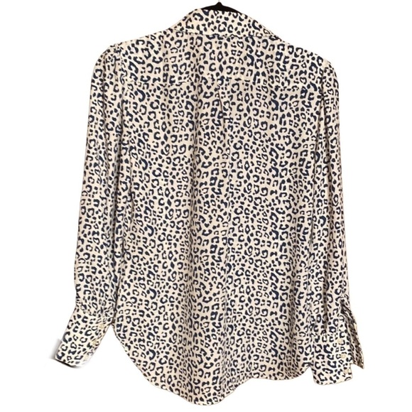 UNTUCKit Sylvia animal Print Button Down Long Sleeve Blouse in White/Blue - Picture 3 of 10